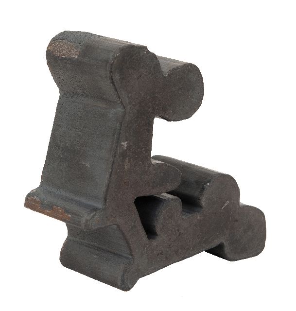 Carel Visser | Two sisters  (2000), steel, 8.0 x 12.5 cm, signed on the underside with initials and executed in 2000
