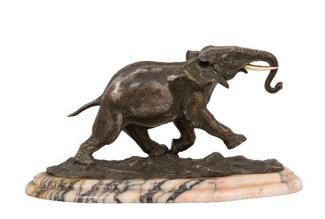 Franse School, 19e eeuw   | Walking lephant, plated bronze on marble base 14.3 x 27.4 cm