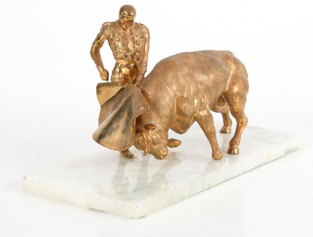 Onbekend | Bull with matador, bronze