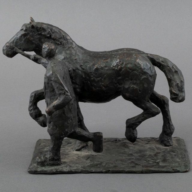 Gerard Brouwer | Walking on the reins, bronze, 18.1 x 20.5 cm, signed on the base with name stamp