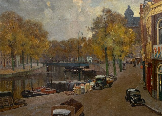 Hendrik Jan Wesseling | The Spaarne in Haarlem, seen from the Damstraat, oil on canvas, 80.8 x 110.9 cm, signed l.r. and painted in the 1930's