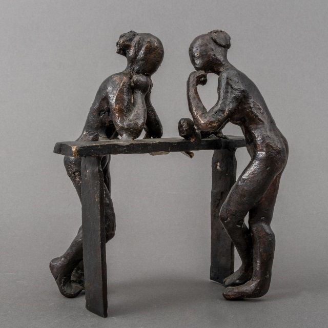 Elly Hoek de Reus | A nice chat, bronze, 16.4 x 15.6 cm