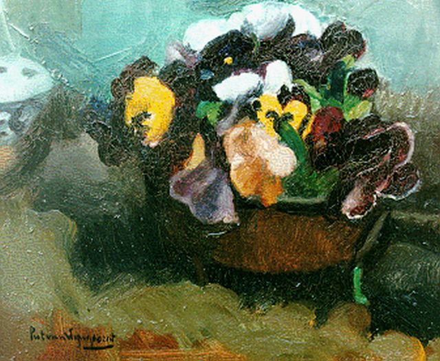 Wijngaerdt P.T. van | Violets in a copper pot, oil on canvas 34.5 x 40.1 cm, signed l.l.