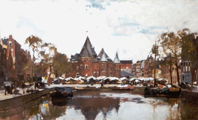 Vreedenburgh C.  | A view of the Nieuwmarkt, Amsterdam, oil on canvas 45.7 x 74.6 cm