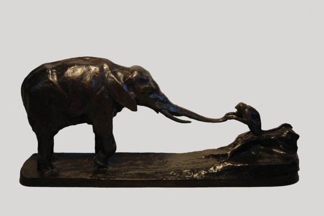 Sallé A.A.  | Olifant met aapje, bronze 13.7 x 31.0 cm, gesigneerd op basis and te dateren ca. 1920-1930