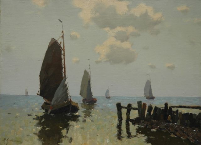 Ydema E.  | Returning fishing boats by the harbour entrance of Hindeloopen, oil on canvas 30.3 x 40.3 cm, signed l.l.